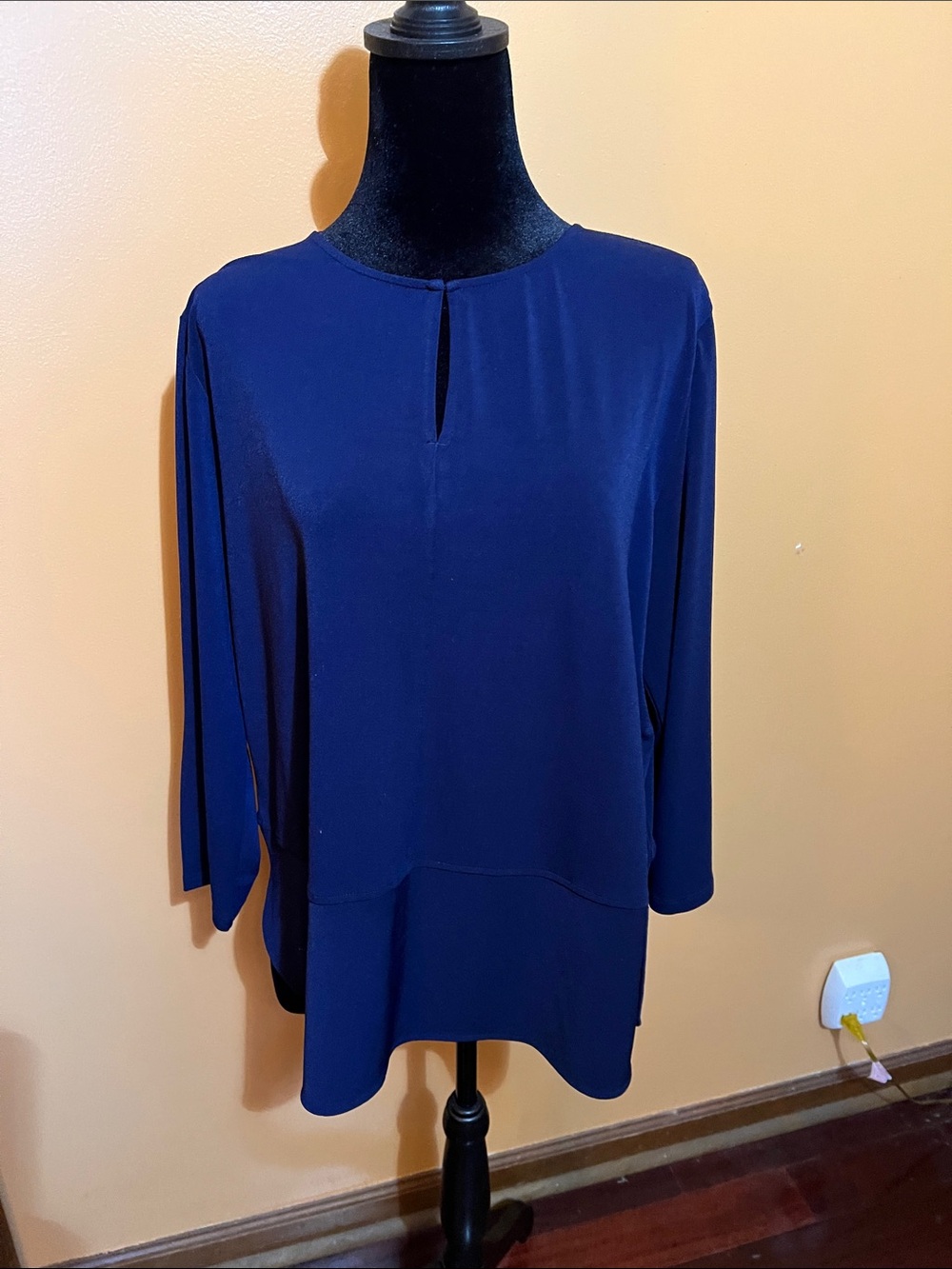 LAUREN! Women's Navy Long-Sleeve Keyhole Blouse